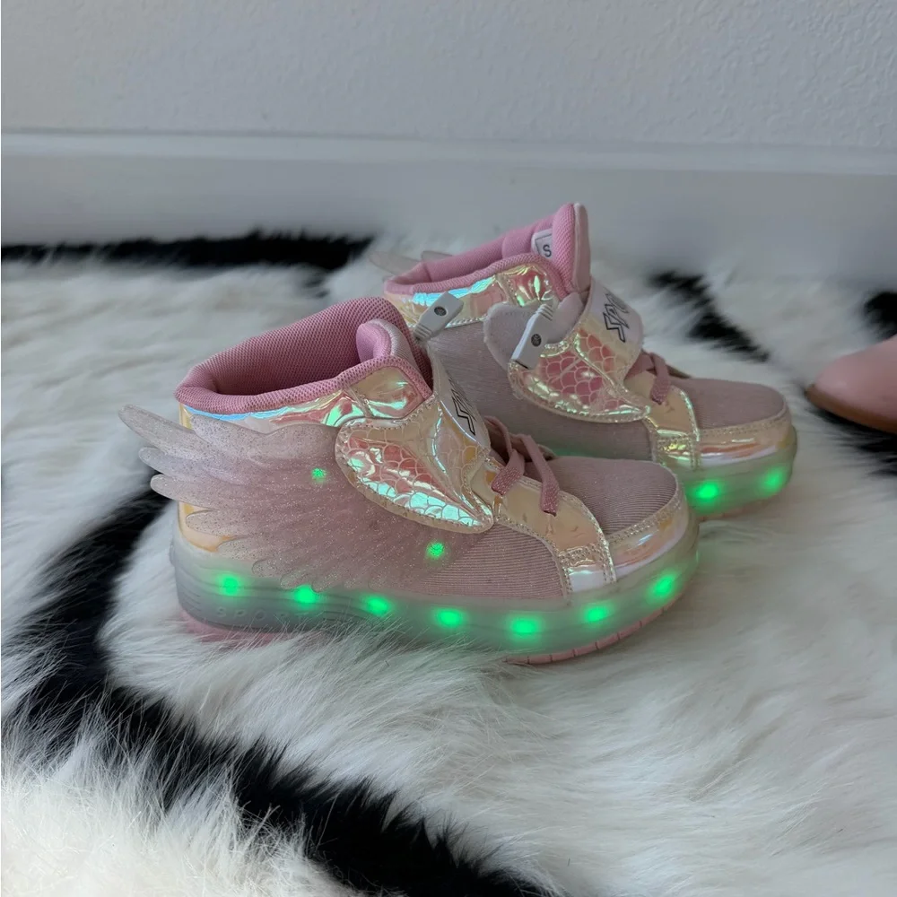 Little Girls Shoe Bundle - Aikuass LED roller sneakers and Dream Pairs booties - Picture 10 of 16